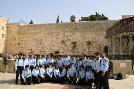 קורס שוטרים חובה בביקור בכותל המערבי