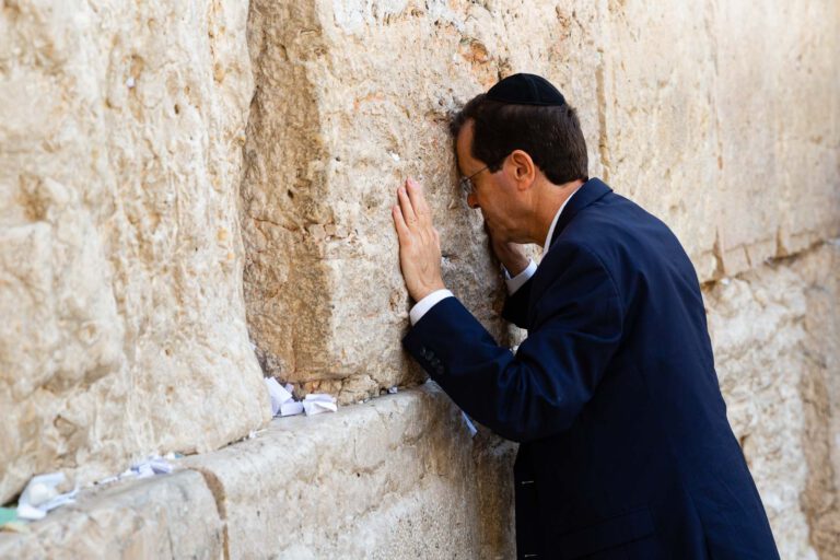 נשיא המדינה בוז'י הרצוג