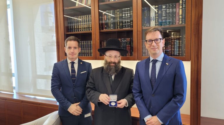 ממשלת הונגריה תלחם נגד כל הפרה של חופש הדת והפולחן של יהודים באירופה