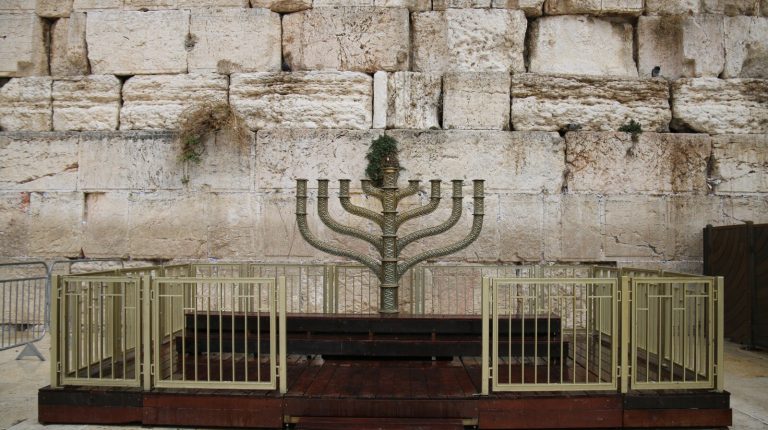 hanukkah candle lighting times