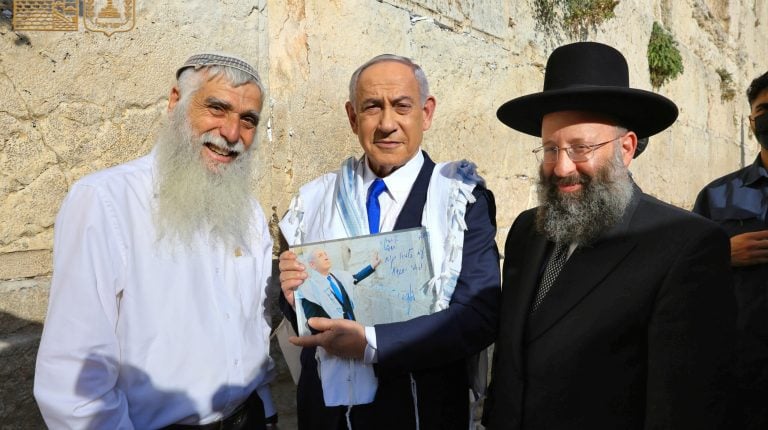 ראש הממשלה (4)