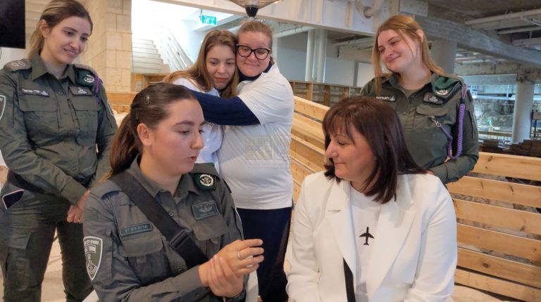 מפגש מרגש בכותל (5)