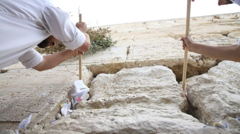 פינוי פתקים לקראת ראש השנה (2)