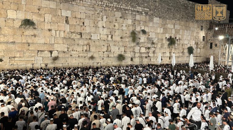 סליחות ראשונות בכותל 2024 (1)