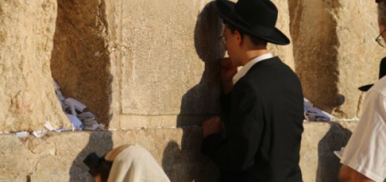 מוצאי צום גדליה בכותל, גלריה