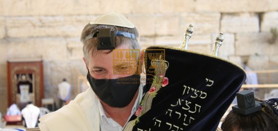 מזל טוב לסגן שר הבריאות ח"כ יואב קיש לרגל בר המצווה של בנו