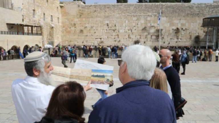 ראש עיריית בוורלי הילס בביקור בכותל המערבי ובסיור במנהרות הכותל