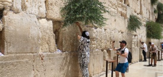 מקור למנהג להטמין פתק בכותל