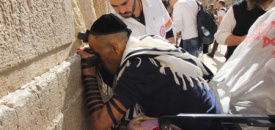 הבן, פרמדיק שמתנדב באמבולנס המשאלות, זכה היום להגשים את משאלת אביו החולה
