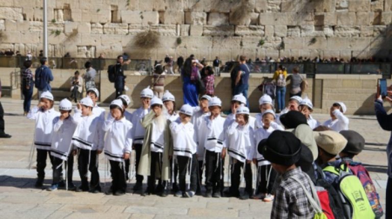 תלמוד התורה חפץ חיים מראשון לציון בכותל המערבי
