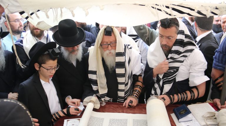 הבוקר ברחבת הכותל בר מצוה מרגשת