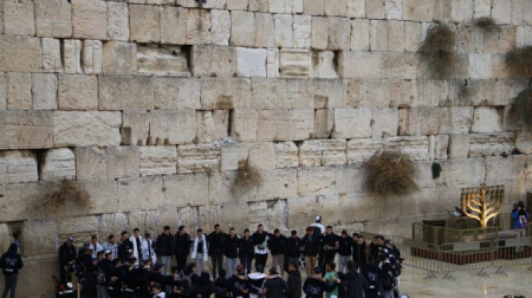 בית הספר הר הצופים חנוכה בכותל המערבי