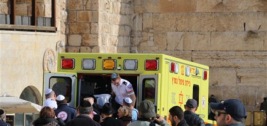 אמבולנס המשאלות בכותל המערבי