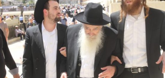 הרב  אביגדור נבנצל בכותל המערבי חול המועד פסח תשע"ח