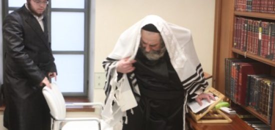 האדמו"ר מרחמסטריוקא בכותל המערבי חול המועד פסח תשע"ח