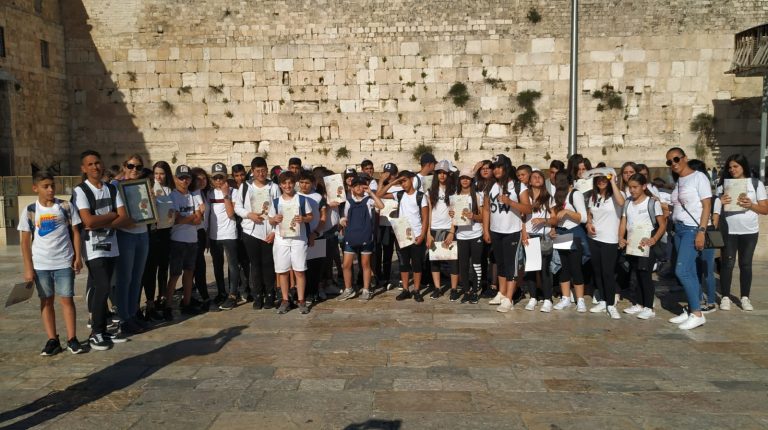 ילדי כיתות ז' מבית ספר אורט בית שאן בביקור בכותל המערבי