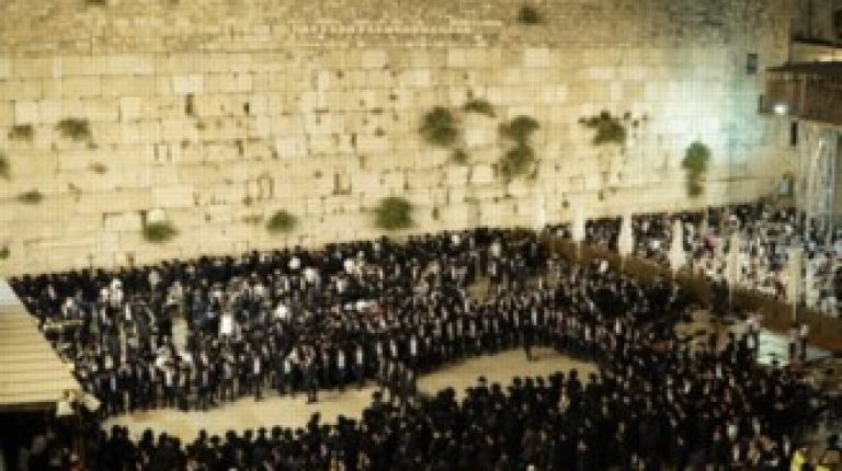 מוצאיחגשבועות אלפיםבתפילהבכותלהמערבי