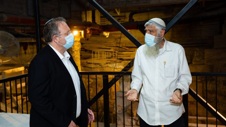 WhatsApp Image    at