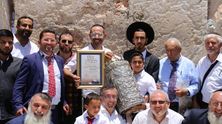 בנו של בועז גול הנרצח בפיגוע באלעד הגיע לחגוג בר מצווה לכותל