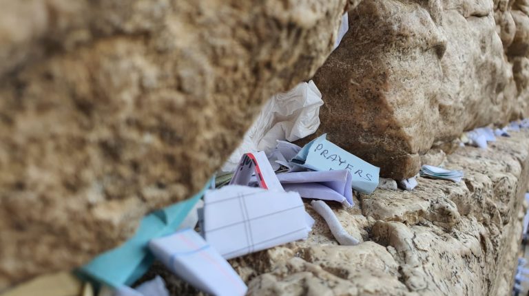 פתקים בכותל