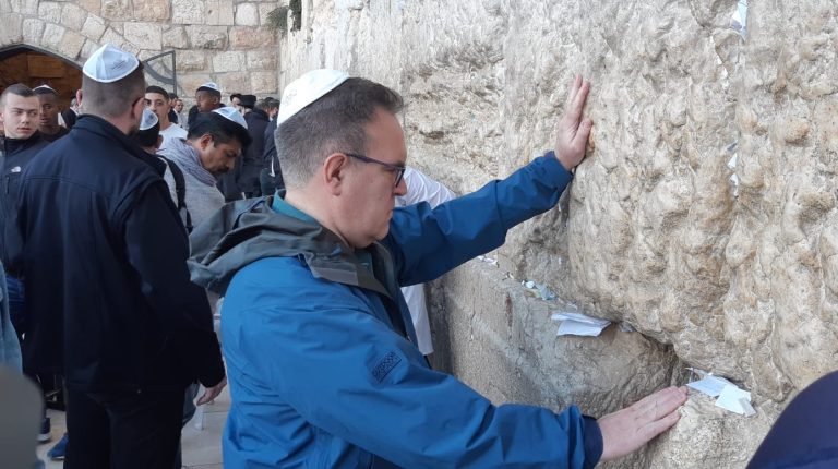 ראש הסוכנות להגנת הסביבה של ארצות הברית בביקור בכותל המערבי