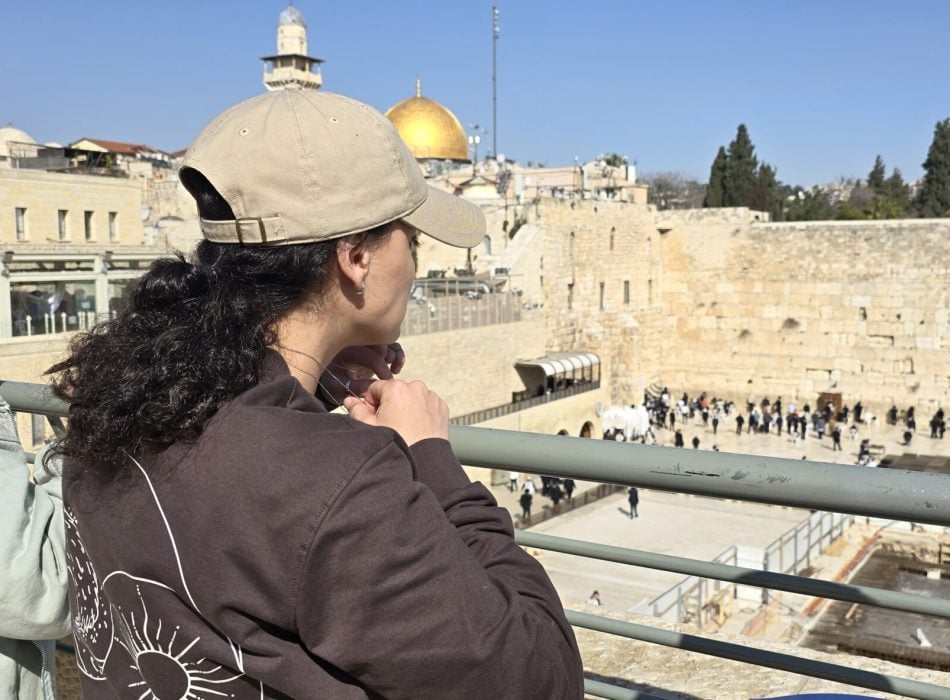 אמילי דמארי בברכת הגומל בכותל המערבי (2)