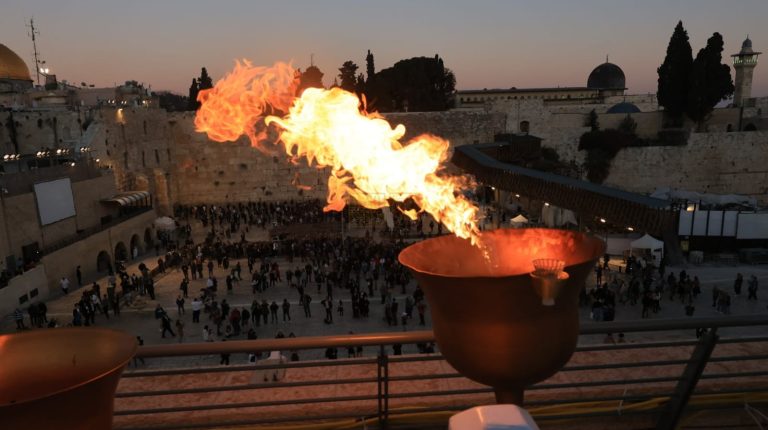 גלריה נר ראשון של חנוכה (15)
