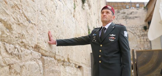 אביב כוכבי