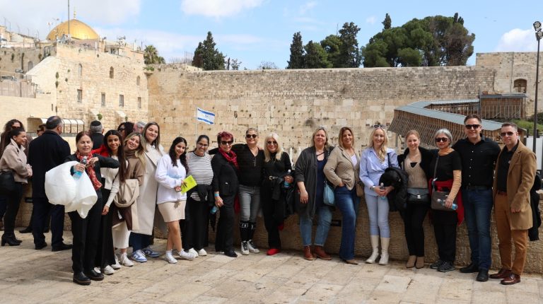 חיבור למורשת יום העצמה בכותל לראשי יד לבנים (5)