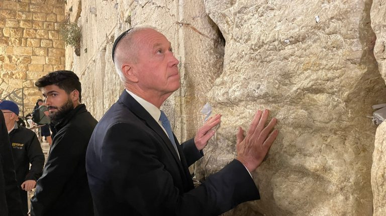 יואב גלנט