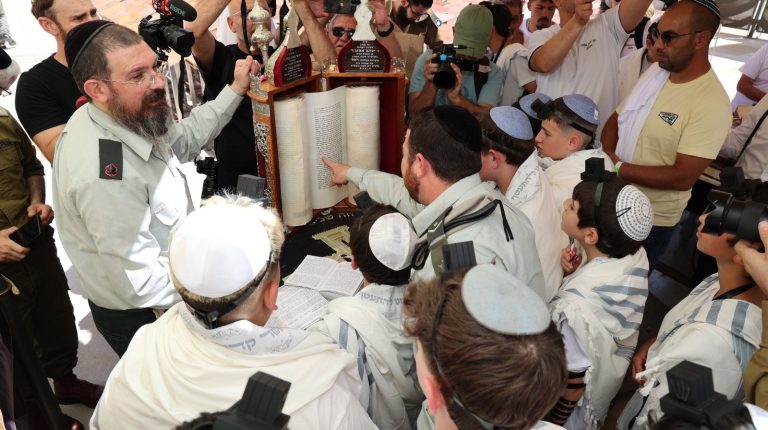 יתומי צהל (1)