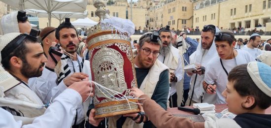 לענ הנרצחים הלל ויגל יניב היד שנרצחו בפיגוע בשומרון לאחרונה. (5)